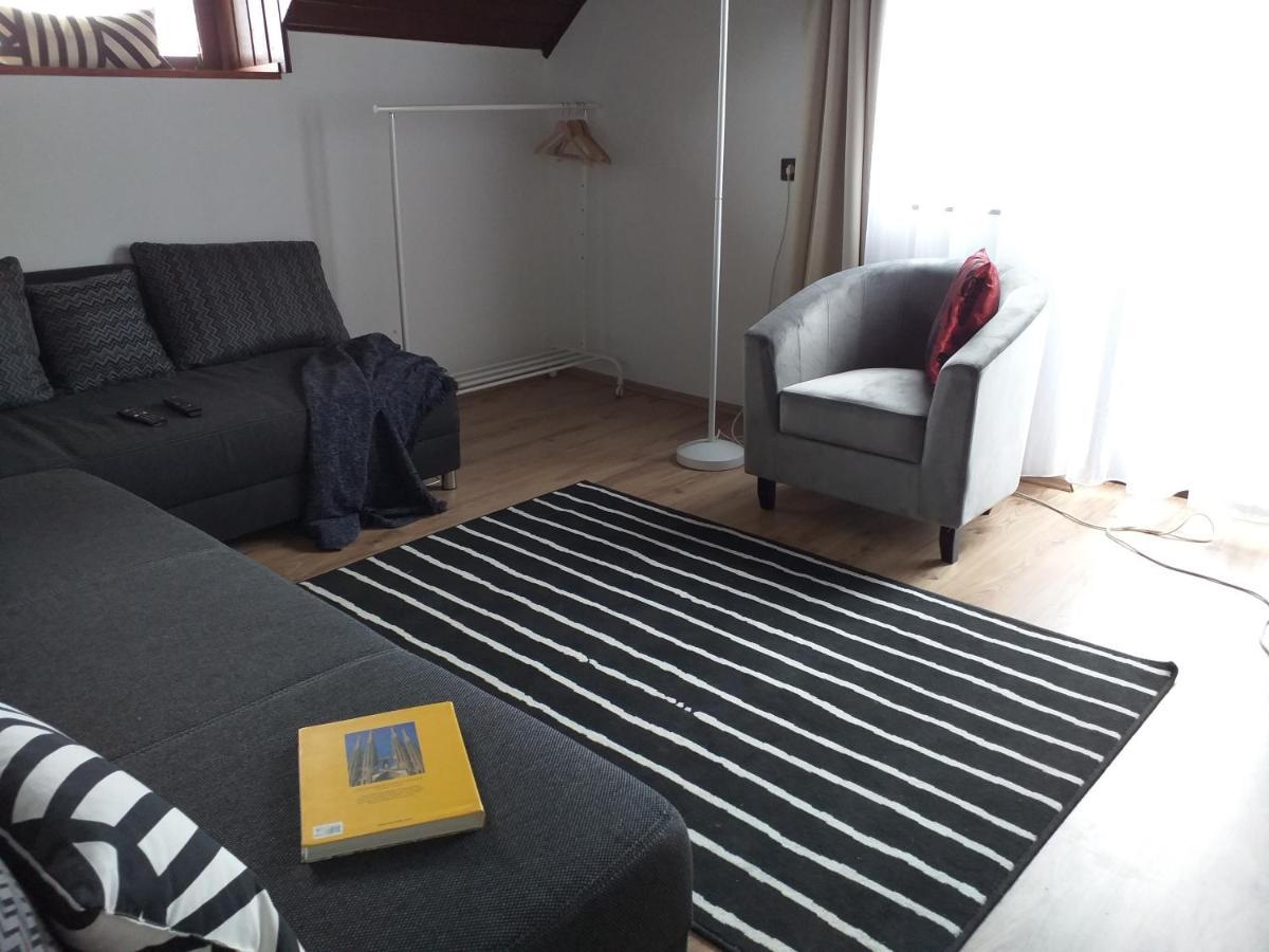 Art Inn Apartmanhaz Balaton-Gyenesdias Exterior photo