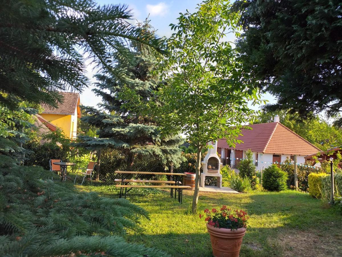 Art Inn Apartmanhaz Balaton-Gyenesdias Exterior photo