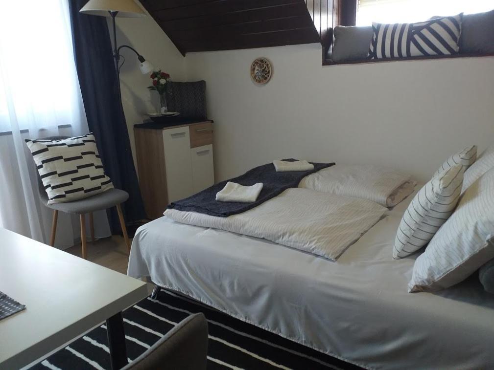 Art Inn Apartmanhaz Balaton-Gyenesdias Exterior photo