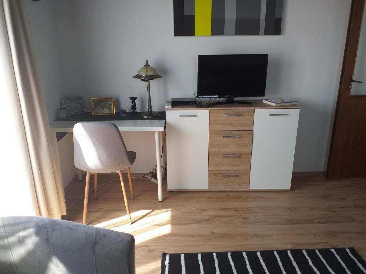 Art Inn Apartmanhaz Balaton-Gyenesdias Exterior photo