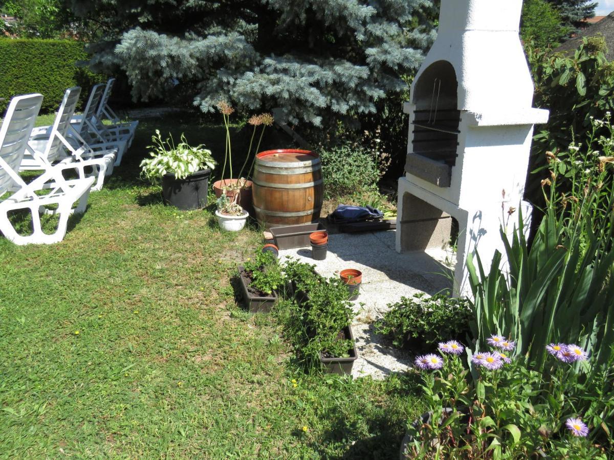 Art Inn Apartmanhaz Balaton-Gyenesdias Exterior photo