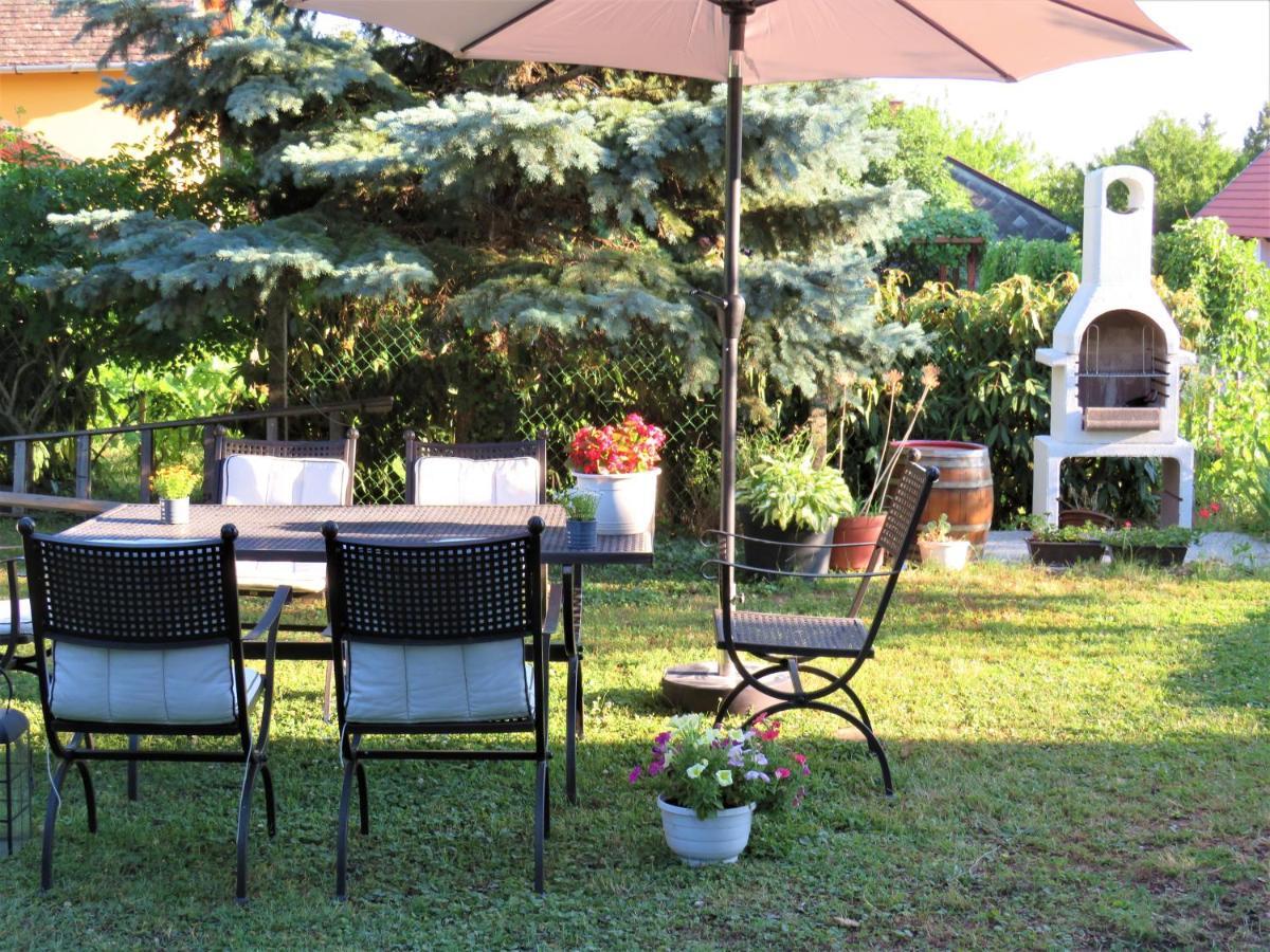 Art Inn Apartmanhaz Balaton-Gyenesdias Exterior photo