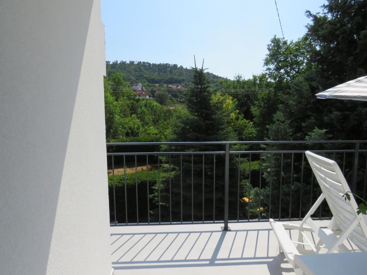 Art Inn Apartmanhaz Balaton-Gyenesdias Exterior photo