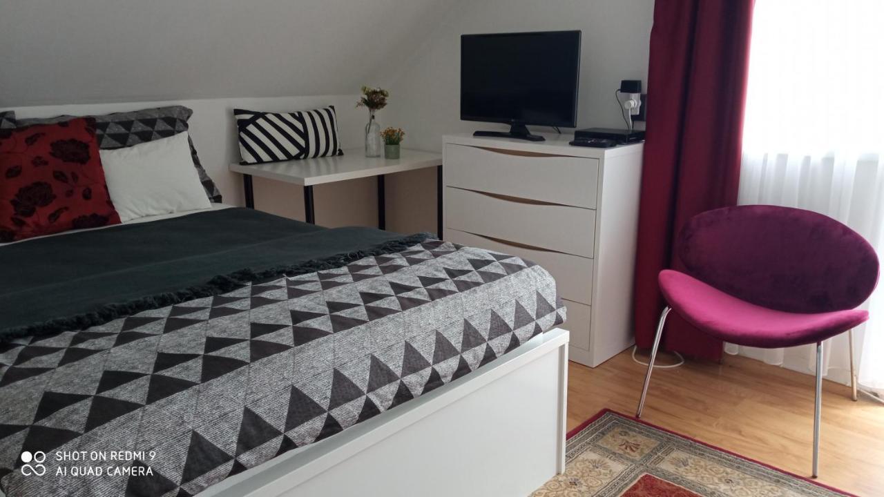 Art Inn Apartmanhaz Balaton-Gyenesdias Exterior photo