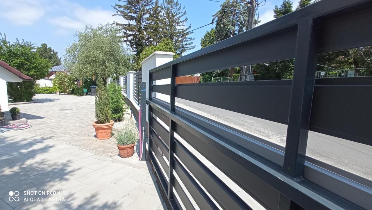 Art Inn Apartmanhaz Balaton-Gyenesdias Exterior photo
