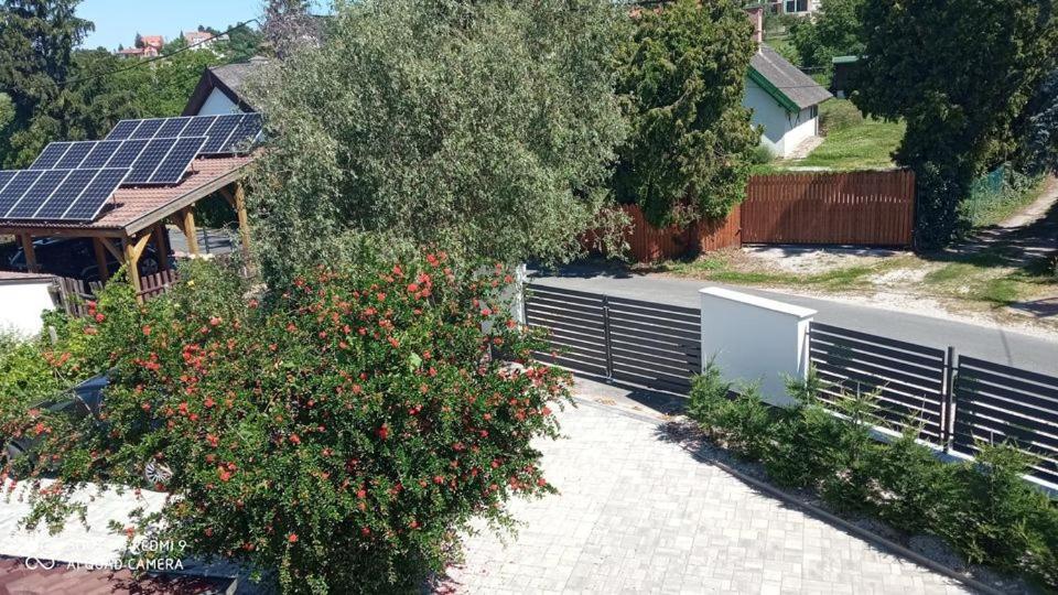 Art Inn Apartmanhaz Balaton-Gyenesdias Exterior photo
