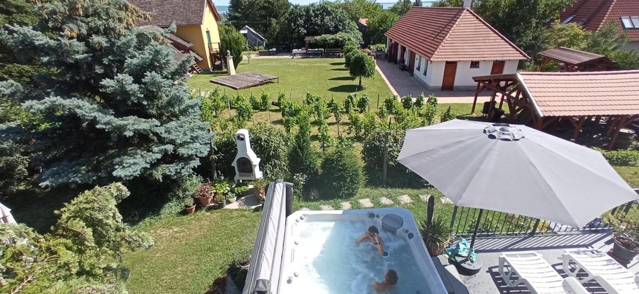 Art Inn Apartmanhaz Balaton-Gyenesdias Exterior photo